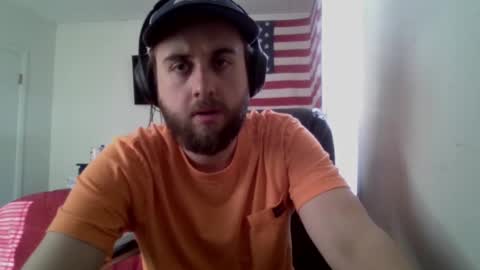 Snapshot of farmboy2398 chatting on 02-19-25, 06:32 farmboy2398 online show from 02-19-25, 06:32