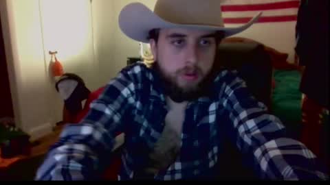 Snapshot of farmboy2398 chatting on 11-01-25, 02:24 farmboy2398 online show from 11-01-25, 02:24