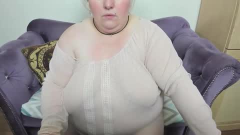 fashiona online show from 10-05-25, 04:33