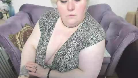 fashiona online show from 04-28-26, 02:27