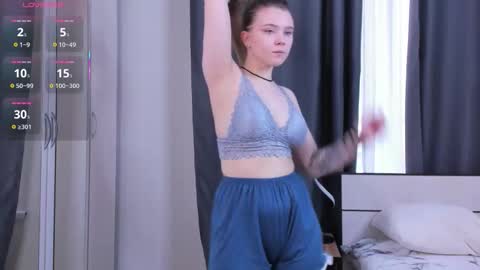 Snapshot of fatimajoubert chatting on 10-09-25, 03:15 Mary online show from 10-09-25, 03:15