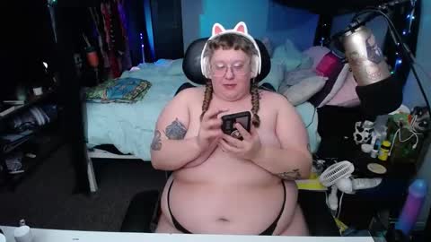 Snapshot of fatveronica chatting on 02-19-25, 05:06 FatVeronica online show from 02-19-25, 05:06