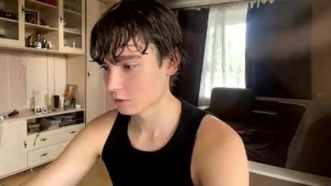 Snapshot of faustfrost chatting on 09-18-25, 01:02 Faust online show from 09-18-25, 01:02