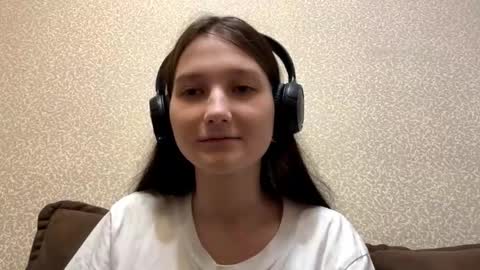 Snapshot of faustinabartosh chatting on 10-19-25, 09:21 Aurora 18yo online show from 10-19-25, 09:21