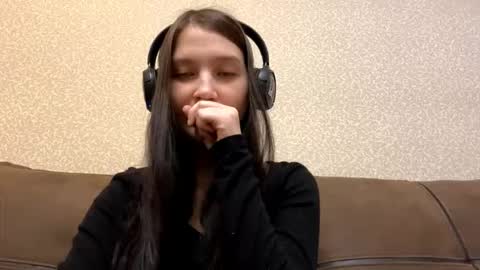 Snapshot of faustinabartosh chatting on 12-05-25, 08:23 Aurora 18yo online show from 12-05-25, 08:23