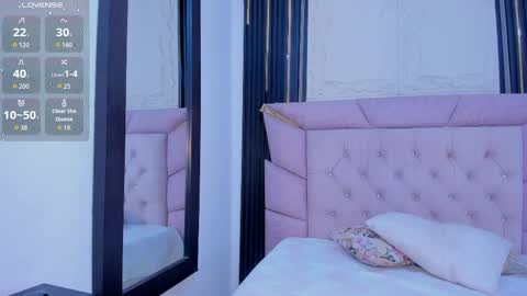 Snapshot of faver_1 chatting on 09-17-25, 12:07 Faver online show from 09-17-25, 12:07