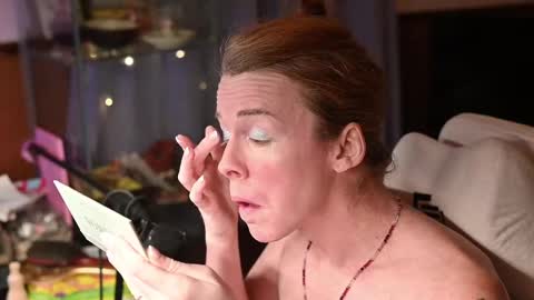 Faye Holloway online show from 11-12-25, 12:44