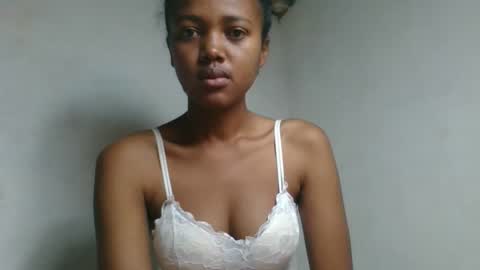 fayence09 online show from 10-02-25, 02:29