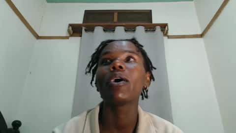 Snapshot of fayrie1 chatting on 09-15-25, 12:05 fayrie1 online show from 09-15-25, 12:05