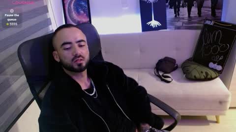 Snapshot of federico_ojitosverdes chatting on 12-14-25, 05:13 Federico Ofarrel online show from 12-14-25, 05:13