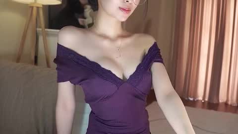 Snapshot of feel_me_00 chatting on 11-11-25, 01:16 feel_me_00 online show from 11-11-25, 01:16