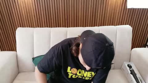 Feelena online show from 03-09-26, 05:39