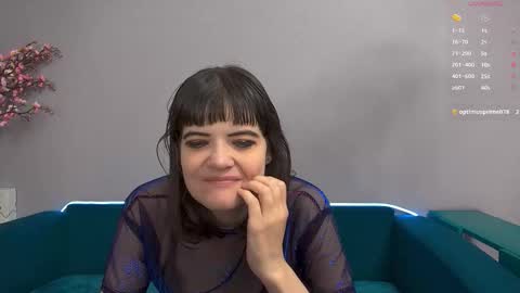 Snapshot of feelsgoodwoman chatting on 11-15-25, 08:49 Laura online show from 11-15-25, 08:49