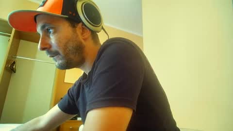Snapshot of feetamiiin chatting on 07-16-26, 01:28 m0rty online show from 07-16-26, 01:28