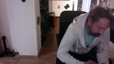 Snapshot of feetkissboy chatting on 11-09-25, 06:33 feetkissboy online show from 11-09-25, 06:33