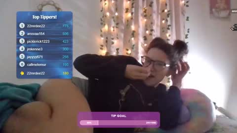 Soley online show from 02-05-25, 05:52