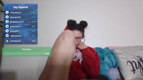 Soley online show from 02-11-25, 02:46