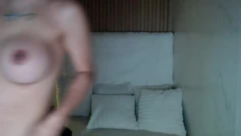 Snapshot of feisty_woman chatting on 05-10-26, 10:31 Prianka online show from 05-10-26, 10:31