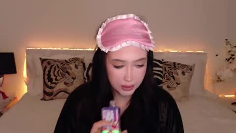 Felicia Herceg online show from 10-30-25, 08:31