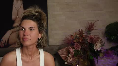 Snapshot of feliciakrige chatting on 06-11-26, 02:53 FeliciaKrige online show from 06-11-26, 02:53