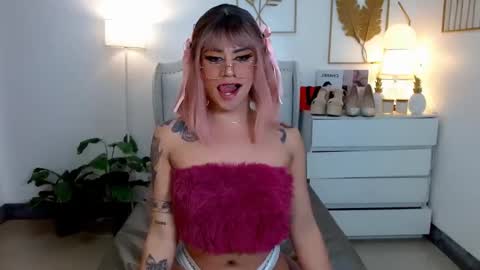 Snapshot of felicity_finley chatting on 12-22-24, 12:07 FELLY online show from 12-22-24, 12:07