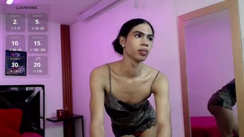 Snapshot of felinexoxo chatting on 09-24-25, 02:31 FELINE online show from 09-24-25, 02:31