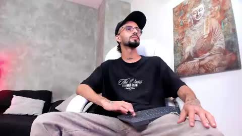Felipe online show from 07-18-26, 03:22