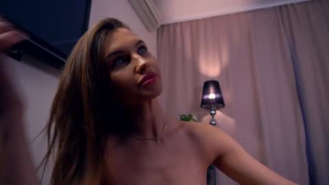 Snapshot of felissiany chatting on 03-09-25, 07:23 Hello im Nova online show from 03-09-25, 07:23