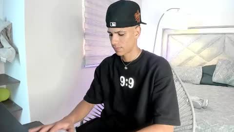 Felix online show from 10-28-25, 07:38