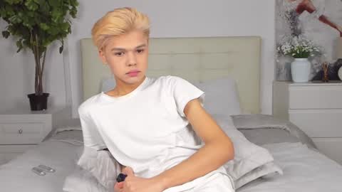 Snapshot of felix_rey chatting on 02-07-25, 07:17 Felix online show from 02-07-25, 07:17