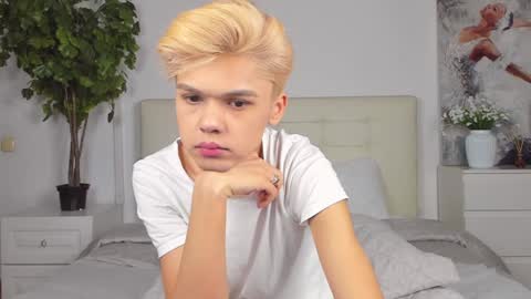 Snapshot of felix_rey chatting on 02-07-25, 10:20 Felix online show from 02-07-25, 10:20