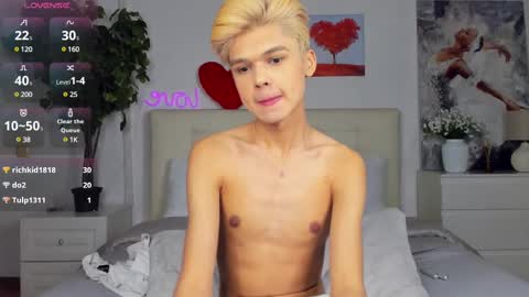 Snapshot of felix_rey chatting on 02-15-25, 08:54 Felix online show from 02-15-25, 08:54