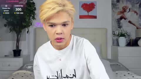 Snapshot of felix_rey chatting on 02-16-25, 03:59 Felix online show from 02-16-25, 03:59