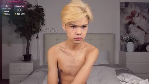 Snapshot of felix_rey chatting on 02-21-25, 04:16 Felix online show from 02-21-25, 04:16