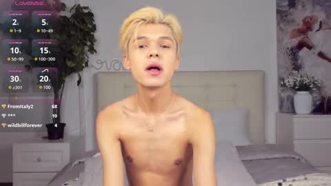 Snapshot of felix_rey chatting on 02-22-25, 11:35 Felix online show from 02-22-25, 11:35