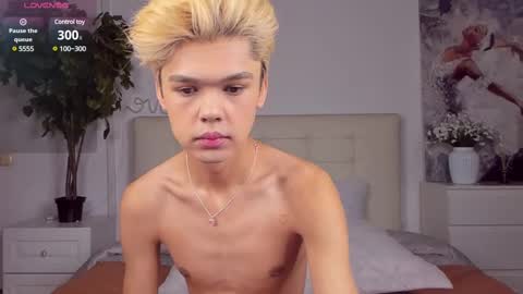 Snapshot of felix_rey chatting on 03-02-25, 04:32 Felix online show from 03-02-25, 04:32