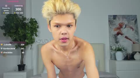 Snapshot of felix_rey chatting on 03-10-25, 04:49 Felix online show from 03-10-25, 04:49