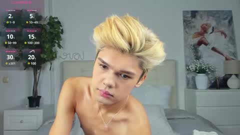 Snapshot of felix_rey chatting on 03-11-25, 01:34 Felix online show from 03-11-25, 01:34