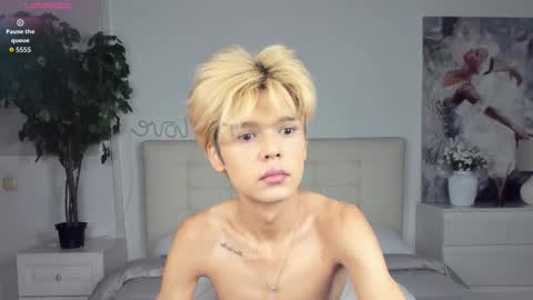 Snapshot of felix_rey chatting on 09-11-25, 07:47 Felix online show from 09-11-25, 07:47