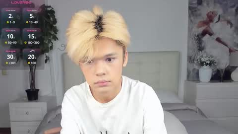 Snapshot of felix_rey chatting on 09-15-25, 12:38 Felix online show from 09-15-25, 12:38