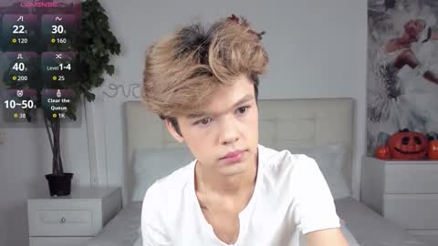 Snapshot of felix_rey chatting on 11-06-25, 01:45 Felix online show from 11-06-25, 01:45