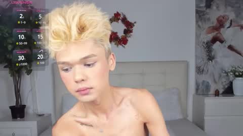 Snapshot of felix_rey chatting on 11-30-25, 04:00 Felix online show from 11-30-25, 04:00