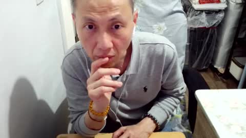 felixlau online show from 12-21-25, 10:55