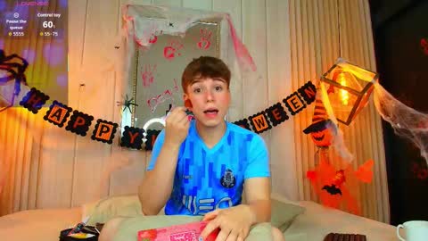 Femboy Max online show from 10-27-25, 12:31