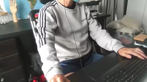 Snapshot of femdomsubby chatting on 11-13-25, 09:36 femdomsubby online show from 11-13-25, 09:36