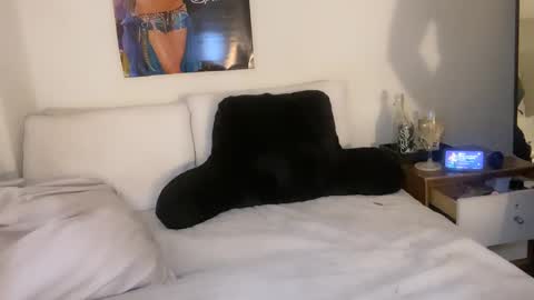 this is justice tricia a bigelow. she was fucking my husband tom girardi online show from 01-26-25, 07:42