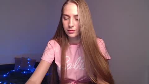 Snapshot of femkedejager chatting on 12-11-24, 09:23 Femke online show from 12-11-24, 09:23