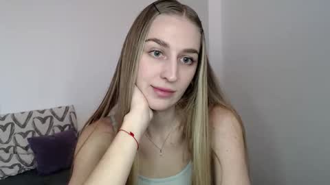 Femke online show from 02-10-26, 02:10