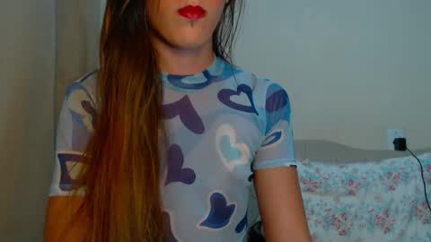 Snapshot of femmeangel chatting on 09-23-25, 11:30 Alice online show from 09-23-25, 11:30