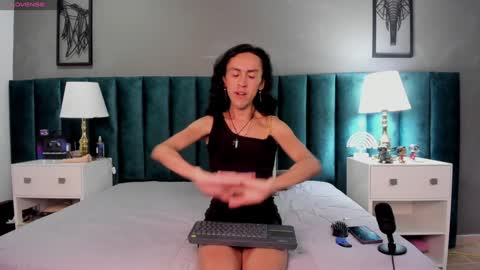 Snapshot of fenix_karoll chatting on 01-04-25, 12:05 Karol online show from 01-04-25, 12:05